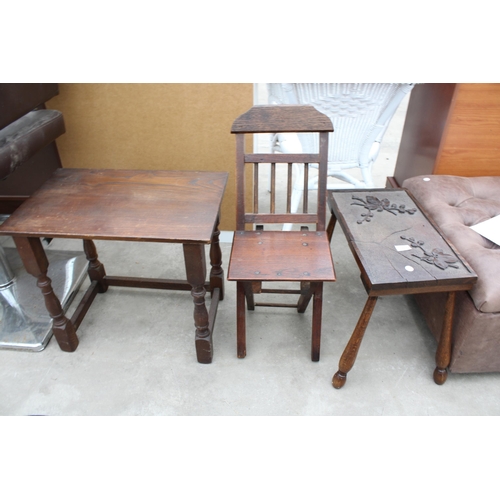 2984 - A FOLDING CHILDS CHAIR, OAK OCCASIONAL TABLE AND A SMALL OAK TABLE WITH CARVED FOLIATE TOP ON TURNED... 