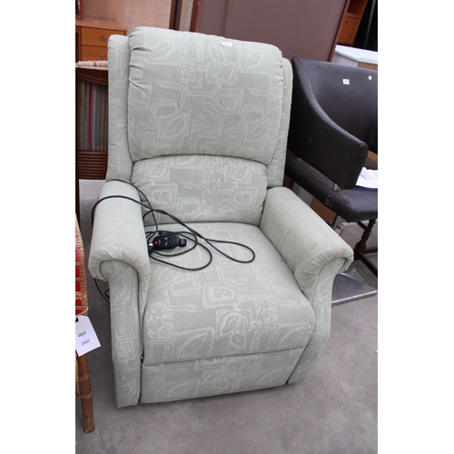 2986 - A RESTWELL ELECTRIC RECLINER CHAIR