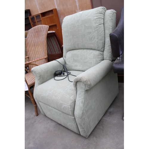 2986 - A RESTWELL ELECTRIC RECLINER CHAIR