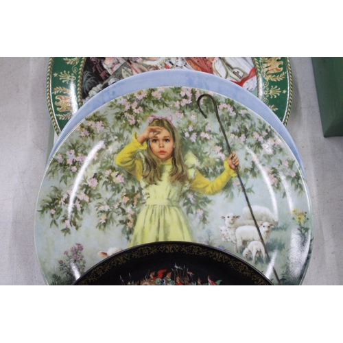 195 - A QUANTITY OF COLLECTOR'S PLATES TO INCLUDE KHOLUL ART STUDION RUSSIAN TALES