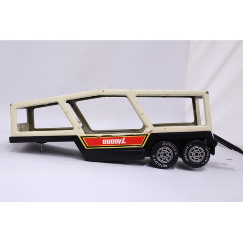 370 - A LARGE VINTAGE TIN PLATE BUDDY L CAR TRANSPORTER TRUCK PLUS A 1970'S KUANG MEI BATTERY OPERATED BEA... 