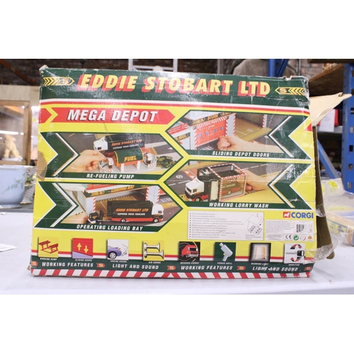 400 - A CORGI EDDIE STOBART MEGA DEPOT (MISSING SOME PARTS), TWO CORGI EDDIE STOBART LORRIES AND A FORK LI... 