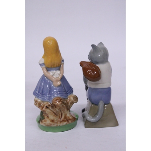 850 - TWO BOXED COLLECTORS CLUB WADE FIGURES DICK WHITTINGTON 1997 AND ALICE 1999 MEMBERSHIP PIECE