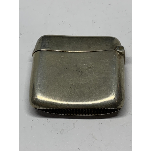 659 - A HALLMARKED BIRMINGHAM SILVER VESTA CASE