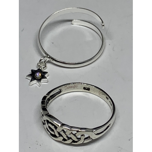 661 - FOUR MARKED SILVER RINGS TO INCLUDE A GOLD PLATED WISHBONE