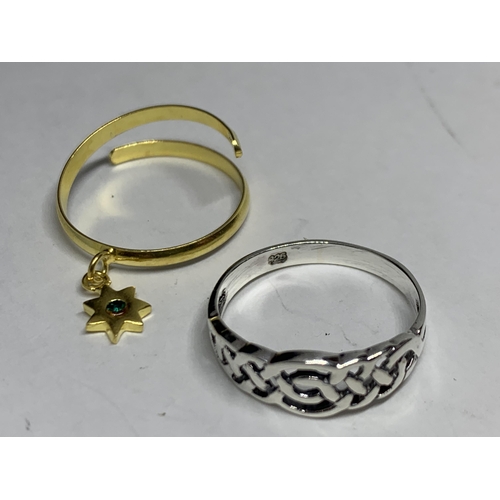 665 - FOUR MARKED SILVER RINGS TO INCLUDE TWO GOLD PLATED