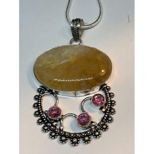 707 - A MARKED 925 SILVER NECKLACE AND PENDANT WITH LEMON AGATE AND PINK STONES