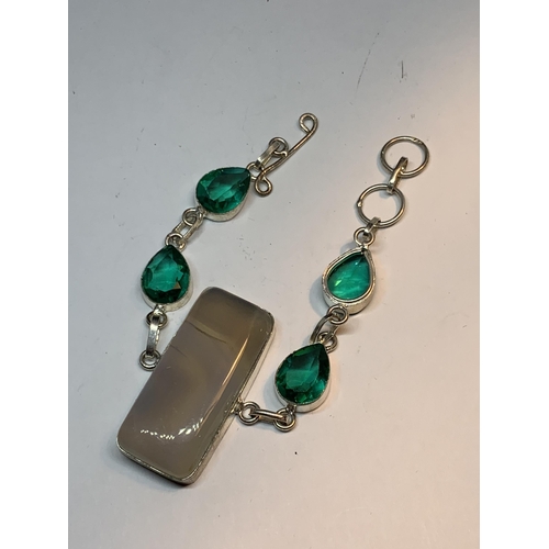 725 - A MARKED SILVER BRACELET WITH TOURMALINE AGATE IN A PRESENTATION BOX