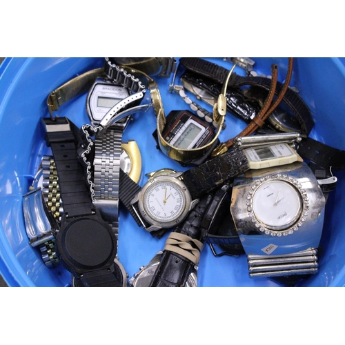 209 - A LARGE COLLECTION OF WATCHES TO INCLUDE DIGITAL AND POCKET WATCHES