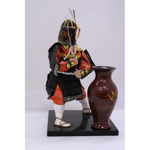 240 - A JAPANESE SAMURAI FIGURE TOGETHER WITH A JAPANESE WOOD LACQUERED SMALL VASE