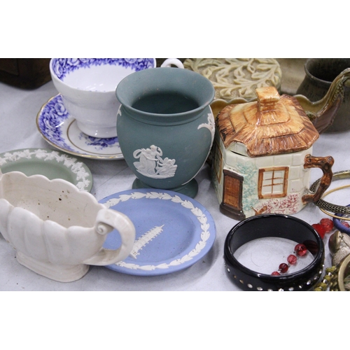 248 - A QUANTITY OF CERAMICS TO INCLUDE STUDIO POTTERY, WEDGWOOD JASPERWARE, ETC