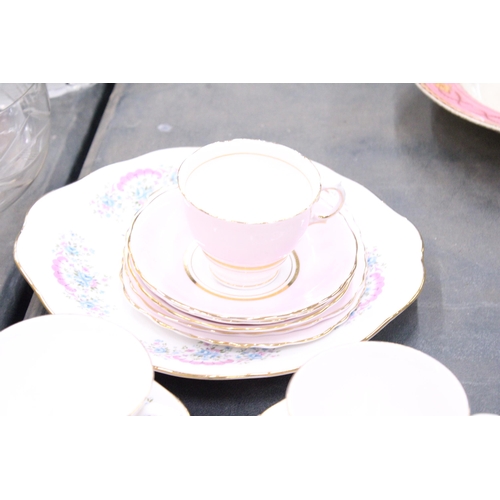 277 - A QUANTITY OF TEAWARE TO INCLUDE GAINSBOROUGH CAKE PLATE, SUGAR BOWL, CUPS, SAUCERS AND SIDE PLATES