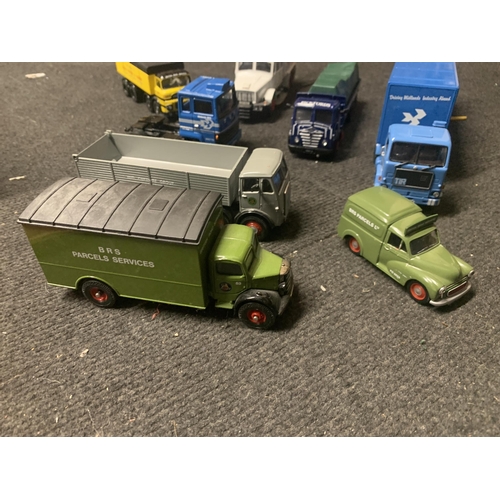 526 - EIGHT CORGI VEHICLES TO INCLUDE TRUCKS, A TRACTOR UNIT AND A RESCUE TRUCK