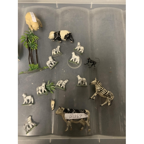 552 - SEVENTEEN LEAD FARM AND ZOO ANIMALS AND ACCESSORIES