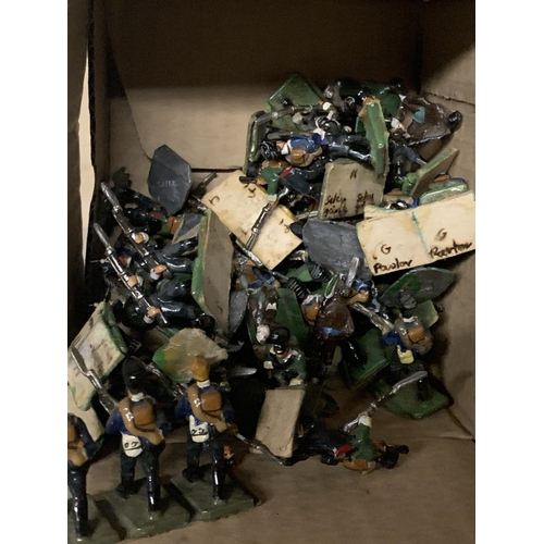 553 - A COLLECTION OF FIFTY SMALL SOLDIERS, TWELVE ZULU WARRIORS AND A SMALL FORT