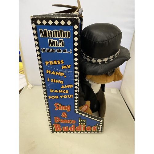 410A - A VINTAGE MAMBO NO.5 SING AND DANCE BUDDIES PLUSH TOY COMPLETE WITH ORIGINAL BOX