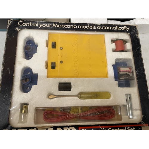 589 - A MECCANO ELECTRIC CONTROL SET AND A FUTABA DIGITAL PROPORTIONAL RADIO CONTROL SYSTEM