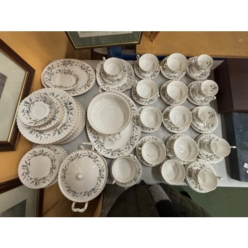 59 - A LARGE QUANTITY OF ROYAL ALBERT BRIGADOON WARE TO INCLUDE SERVING DISHES, MEAT PLATTER, DINNER PLAT... 