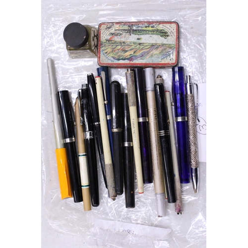 207 - AN ASSORTMENT OF CALLIGRAPHY PENS WITH INK