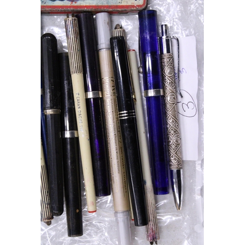 207 - AN ASSORTMENT OF CALLIGRAPHY PENS WITH INK