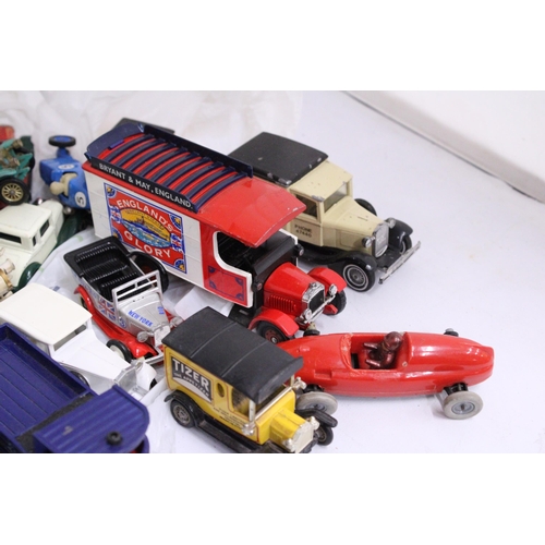 362 - A COLLECTION OF UNBOXED DIE-CAST VINTAGE STYLE CARS AND VANS TO INCLUDE LLEDO, MATCHBOX, CORGI, ETC