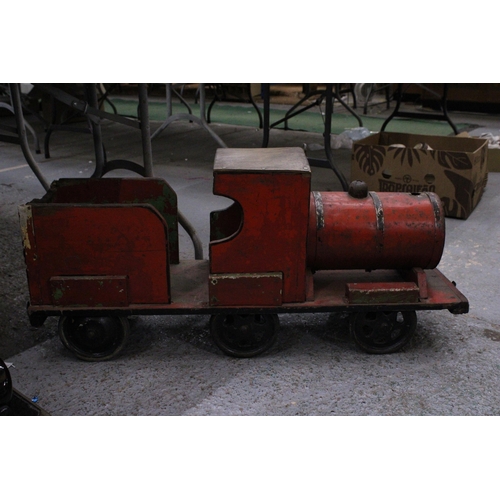 600 - A VINTAGE 1950'S WOODEN STEAM ENGINE 43CM TALL