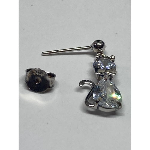 633 - A PAIR OF MARKED SILVER AND CLEAR STONE CAT EARRINGS IN A PRESENTATION BOX