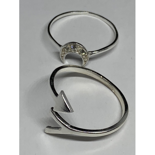 677 - FOUR MARKED SILVER RINGS TO INCLUDE A GOLD PLATED