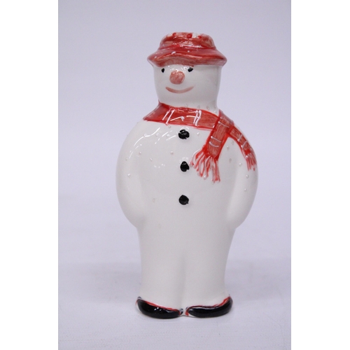 873 - AN ANITA HARRIS SNOWMAN FIGURE SIGNED IN GOLD