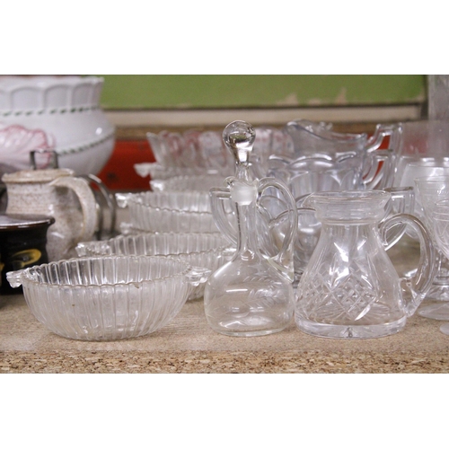 1080 - A LARGE QUANTITY OF GLASSWARE TO INCLUDE BOWLS, WINE GLASSES, SHERRY, BRANDY, ETC