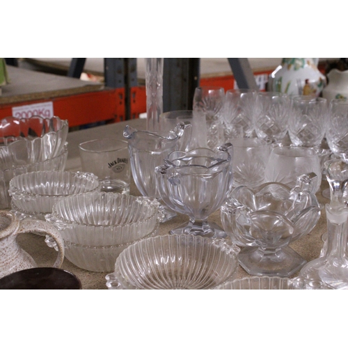 1080 - A LARGE QUANTITY OF GLASSWARE TO INCLUDE BOWLS, WINE GLASSES, SHERRY, BRANDY, ETC