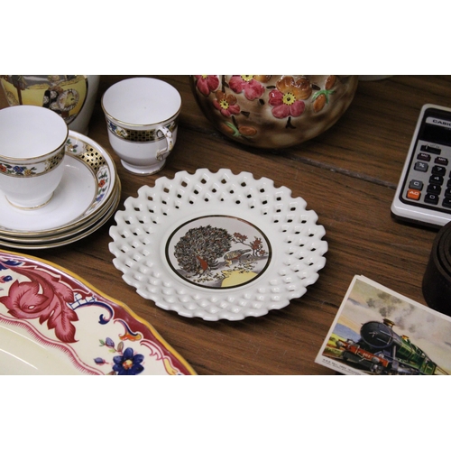 1134 - A QUANTITY OF CERAMICS TO INCLUDE A ROYAL VENTON WARE 'ORLANDO' PLATTER, TUSCAN CUPS AND SAUCERS, A ... 