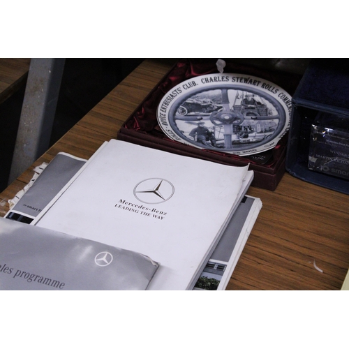 1137 - A COLLECTION OF SMART CAR AND MERCEDES-BENZ BOOKLETS PLUS A BOXED ROLLS ROYCE PLATE AND A BOXED WHIT... 