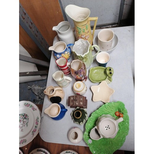 1161 - A QUANTITY OF CERAMICS TO INCLUDE JUGS (LAURA ASHLEY, ETC), A CARLTON WARE LEAF PLATE, ETC