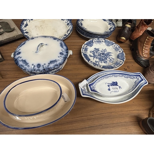 1170 - A QUANTITY OF BLUE AND WHITE SERVING PLATES, BOWLS, ETC TO INCLUDE 'SAVOY'