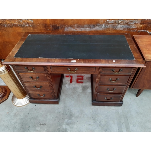 2518 - AN EDWARDIAN TWIN PEDESTAL DESK WITH SIX DRAWERS AND THREE SHAM DRAWERS ENCLOSING CUPBOARD, 50