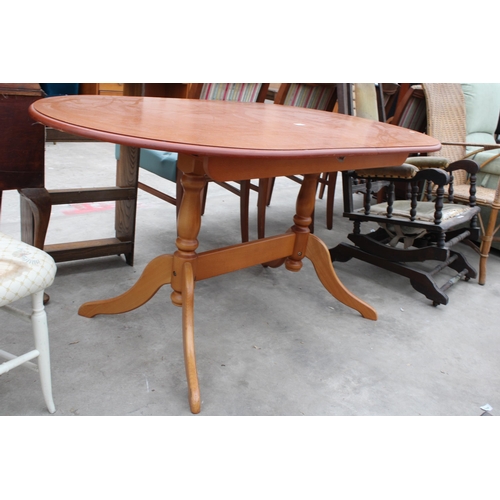 2989 - AN EXTENDING BERKLEY TEAK DINING TABLE, 58