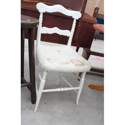 2990 - AN EDWARDIAN PAINTED BEDROOM CHAIR AND PAINTED STOOL