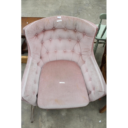 2996 - A BUTTON BACK LOUNGE CHAIR