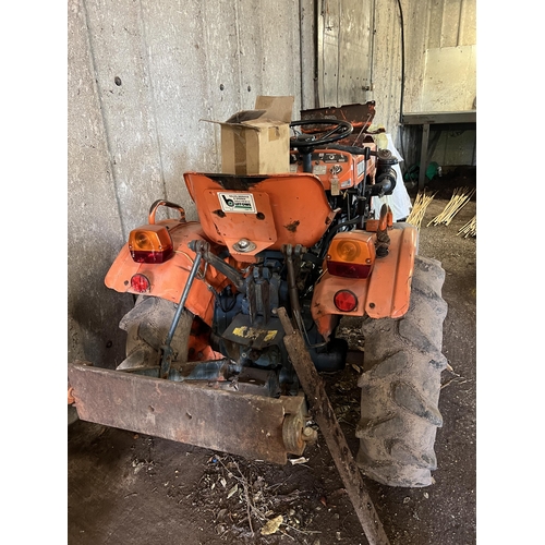 261 - KUBOTA L245DT DOUBLE TRACTION 1494 HRS NO LOG BOOK OR DOORS + VAT