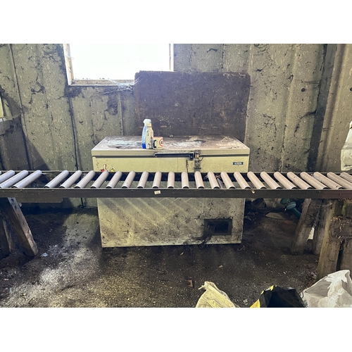 278 - 10' ROLLER BENCH + VAT