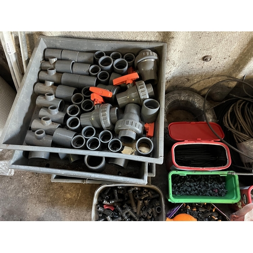 282 - VARIOUS IRRIGATION PIPES, TWO LANCES, GRASS TAPES + VAT