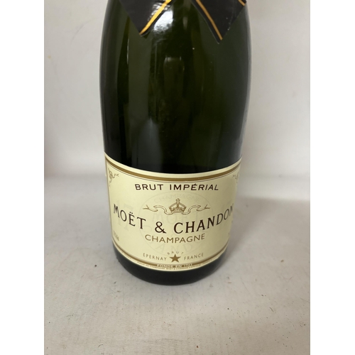 336 - A BOTTLE OF MOET & CHANDON BRUT IMPERIAL CHAMPAGNE