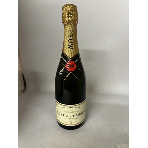 337 - A BOTTLE OF MOET & CHANDON BRUT IMPERIAL CHAMPAGNE