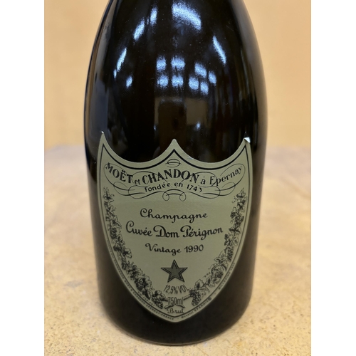 326 - A VINTAGE 1990 BOTTLE OF DOM PERIGNON CHAMPAGNE