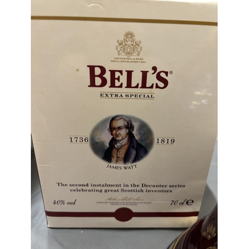 357 - A BOXED AND SEALED BELL'S EXTRA SPECIAL OLD SCOTCH WHISKY A LIMITED EDITION FOR CHRISTMAS 2002 IN A ... 