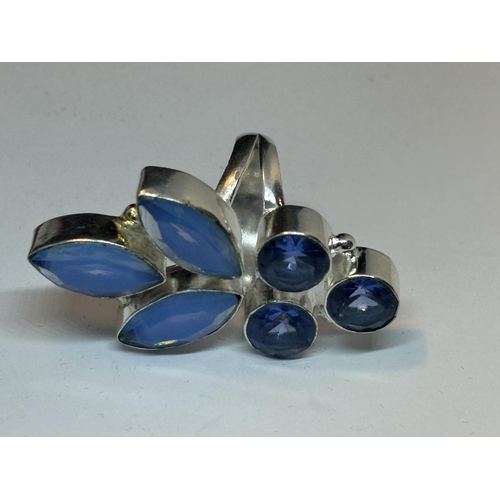 629 - A MARKED SILVER ART DECO STYLE RING WITH OPALITES SIZE P IN A PRESENTATION BOX