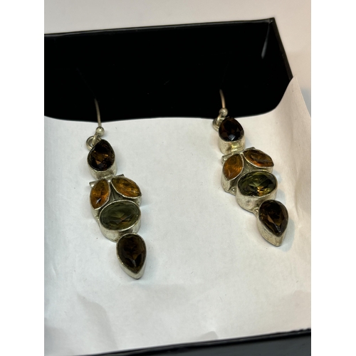 652 - A PAIR OF MARKED SILVER DROP EARRINGS WITH MULTI STONES IN A PRESENTATION BOX