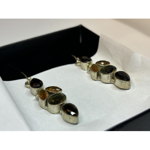 652 - A PAIR OF MARKED SILVER DROP EARRINGS WITH MULTI STONES IN A PRESENTATION BOX