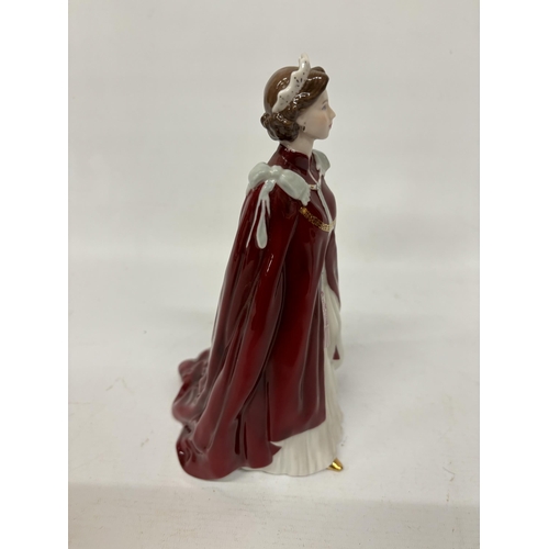 803 - A ROYAL WORCESTER FIGURINE IN CELEBRATION OF THE QUEEN'S 80TH BIRTHDAY 2006 DRESSED IN THE ROBES OF ... 